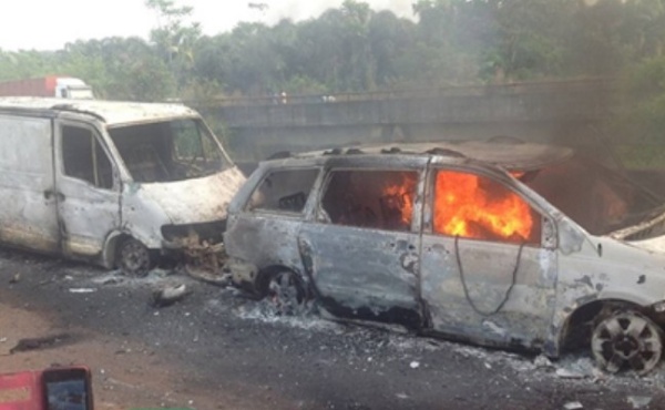 17 Persons Die In Ghastly Accident, Vehicles Burnt In Nasarawa State - autojosh