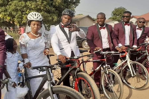 Sierra Leone Couple Uses Bicycle To Attend Their Wedding Reception