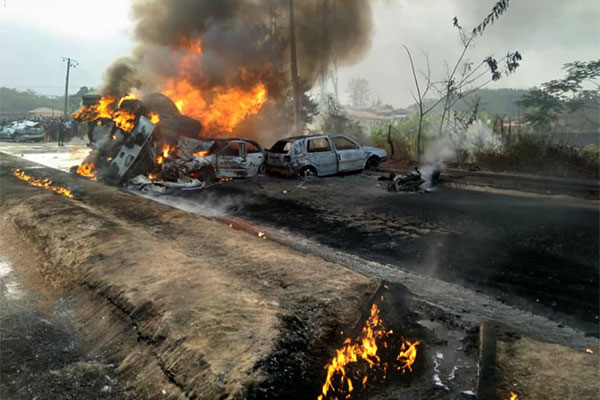 Three Lives Lost, 7 Vehicles Burnt After Out Of Control Fuel Tanker Crashed Into Motorcycle In Ogun - autojosh 