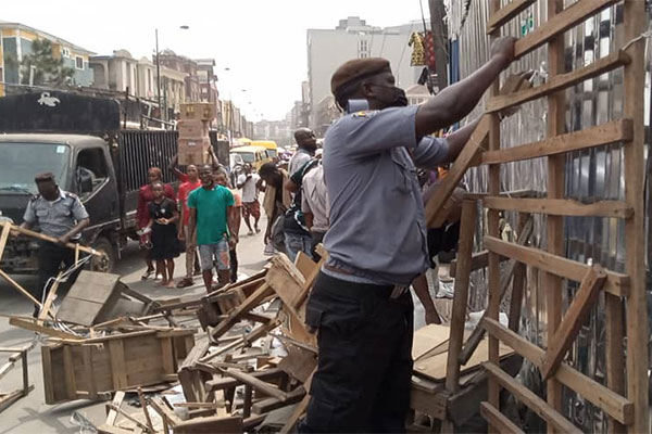 Lagos State Govt Embarks On Removal Exercise Of Illegal Structures, Shops And Cars Stationed On Walkways - autojosh 