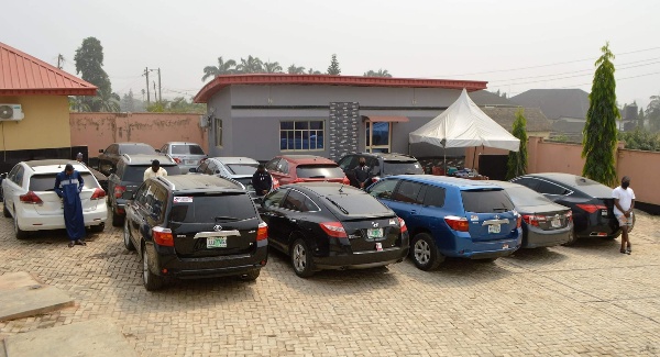 EFCC Arrests 11 Suspected Internet Fraudsters 'Yahoo Boys' In Osun, 12 Cars Recovered - autojosh