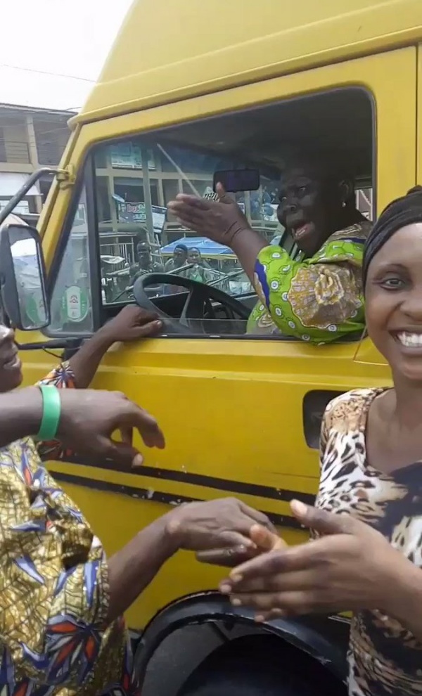 Elderly Woman Hijacked Lagos Commercial Bus 'Danfo' After Lagos Driver Refused To Reach Destination - autojosh