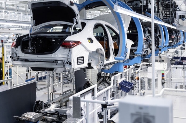 Man And Machine : A Peek Into How Mercedes-Benz Build All-new 2021 S-Class At Its 5G-enabled Factory 56 - 