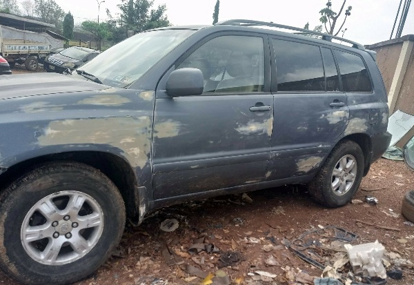 See How Nigerian Mechanic Brought Back A Smashed 2003 Toyota Highlander Back To Life - autojosh 