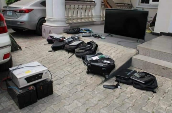EFCC Arrests Doctor, 17 Other Alleged Yahoo Boy Suspects In Imo, Recovers 3 Lexus Cars, 2 Toyota Venza And Mercedes - autojosh 