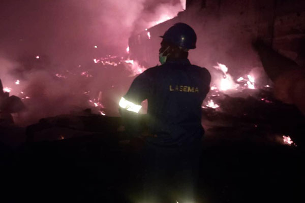 LASEMA To The Rescue As Fire Razes Iddo Railway Terminal, Ijopa Olopa - autojosh 