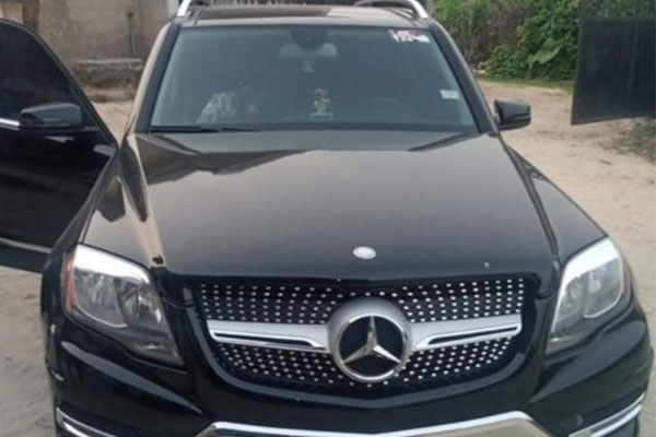 Gunmen Assassinate Man In His Mercedes In Broad Daylight In Warri, Spares Others - autojosh 