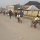 People Now Pay N100 To Ride In Wheelbarrow In Port Harcourt To Avoid Trekking Over 1-km Distance - autojosh