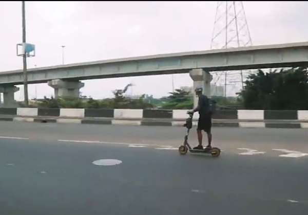 Hip TV Boss, Ayo Animashaun, Beats Lagos Traffic From Ikeja To VI With Electric Scooter - autojosh 