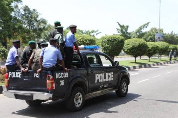 Nigerian Police Driver Arrested In Osun While Trying To Sell A Toyota Camry Stolen In Lagos - autojosh