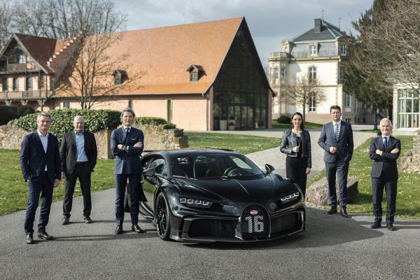 $3.35 Million Hypercar : Bugatti Makes 300th Chiron - autojosh 