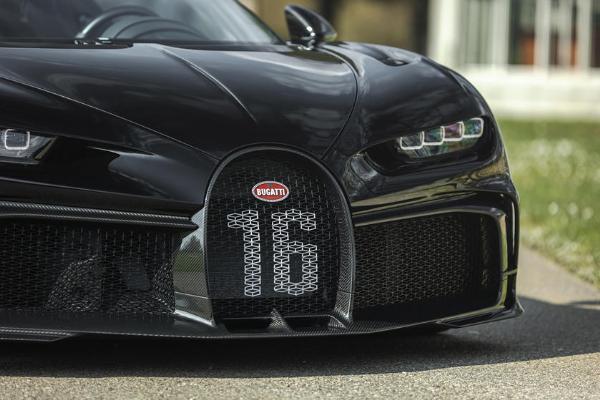 $3.35 Million Hypercar : Bugatti Makes 300th Chiron - autojosh 