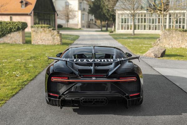 $3.35 Million Hypercar : Bugatti Makes 300th Chiron - autojosh 