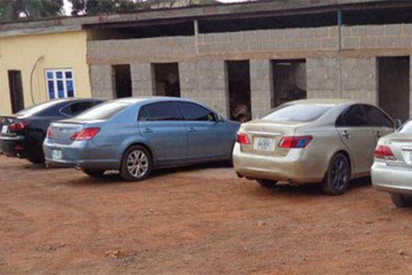 EFCC Arrests 29 Yahoo Boys In Awka, Cars Recovered Includes 4 Lexus, Mercedes, Toyota - autojosh 