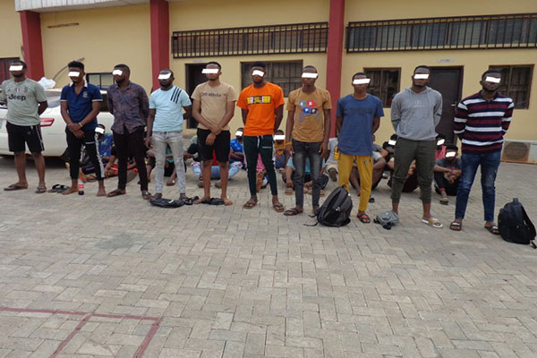 EFCC Arrests 29 Yahoo Boys In Awka, Cars Recovered Includes 4 Lexus, Mercedes, Toyota - autojosh 