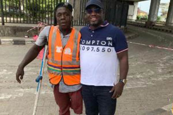 Man Solicits For Support To Get Artificial Leg For Hardworking Lagos Traffic Warden - autojosh