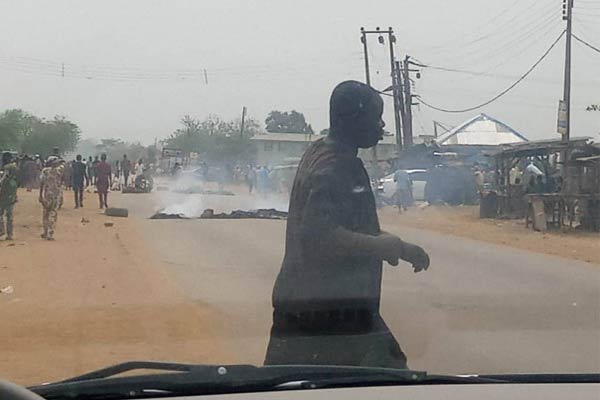 Six Trucks Razed After A Truck Crushed Four Students, Motorcyclist To Death In Ibadan - autojosh 