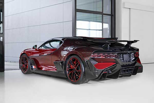 One-Off Custom Bugatti Divo "Lady Bug" Took Almost 2 Years To Build