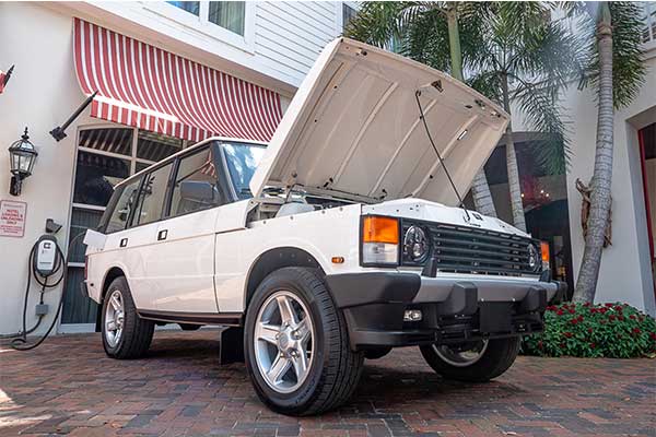 Old School Range Rover Gets The Tesla Electric Treatment And Its Fast