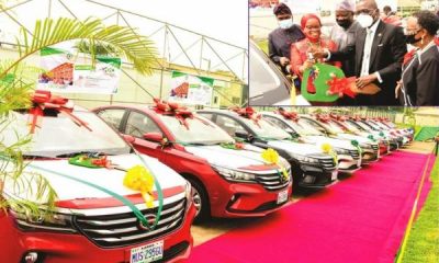 GOV. Sanwo-Olu Presents Car Gifts To 13 Outstanding Teachers At The Lagos State Teachers Merit Award - autojosh