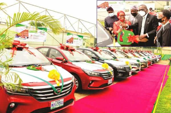 GOV. Sanwo-Olu Presents Car Gifts To 13 Outstanding Teachers At The Lagos State Teachers Merit Award - autojosh 