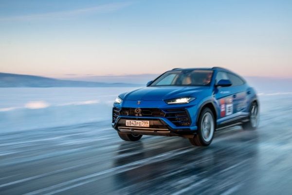 Lamborghini Urus Hits 185 mph To Set New Record On Ice At Russia’s Frozen Lake Baikal - autojosh