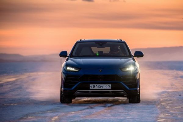 Lamborghini Urus Hits 185 mph To Set New Record On Ice At Russia’s Frozen Lake Baikal - autojosh 