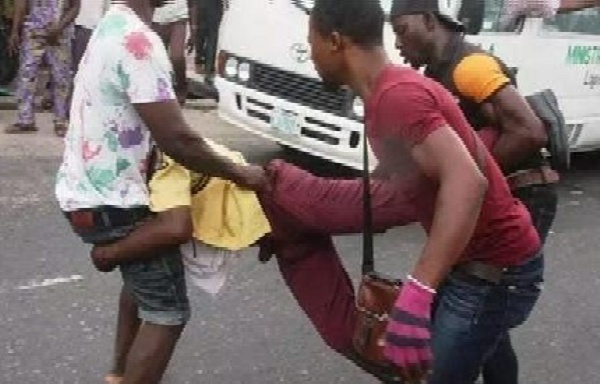 Minibus "Kowope" Drivers Kills LASTMA Officer, Another Macheted Currently In Coma - autojosh .jpg