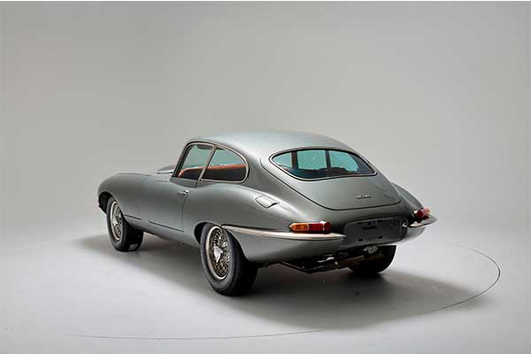 Jaguar Restores 1961 E-Type Coupe And It Took 3800 Hours To Build 