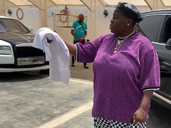 Rolls-Royce, Bentley, Mercedes, Singer Teni Shows Off Luxury Cars As She Claims Her Garage Goals - autojosh 