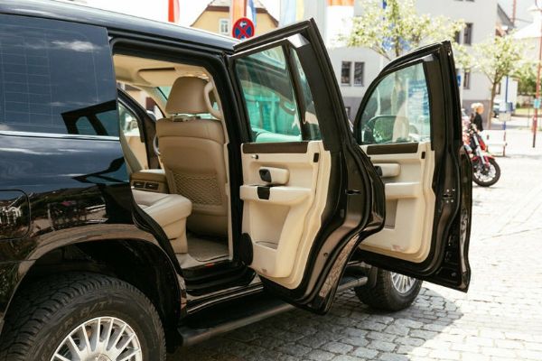 This $277k Armoured Toyota Land Cruiser Can Handle TNT Blasts, AK-47 And Dragunovs - autojosh 