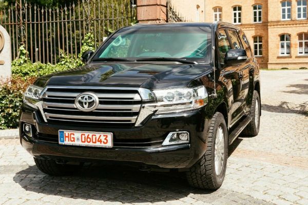 This $277k Armoured Toyota Land Cruiser Can Handle TNT Blasts, AK-47 And Dragunovs - autojosh 