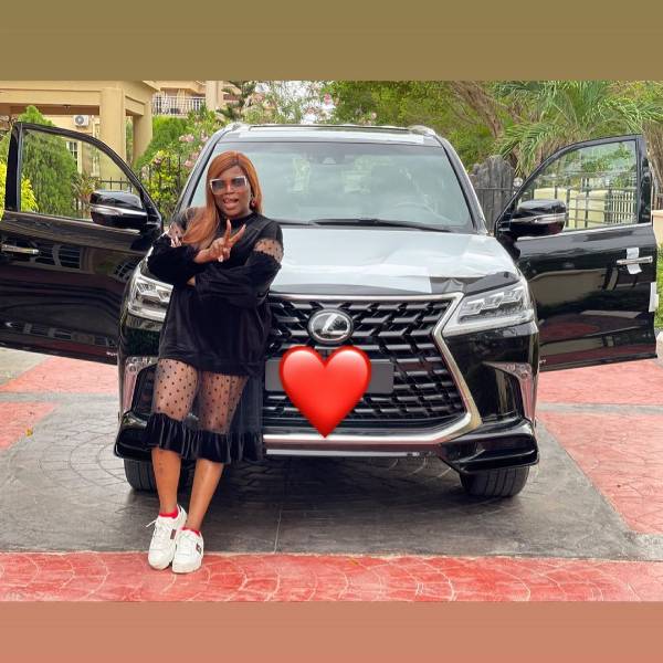 Davido, Funke Akindele, Pasuma, Here Are 12 Nigerian Stars Who Bought Luxurious Cars In 2021 - autojosh