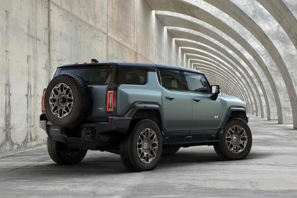 Nigerians Will Be Able To Use Their 2024 GMC Hummer EV SUV To Charge Other EVs And Power Homes - autojosh 