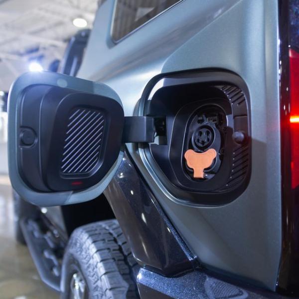 Nigerians Will Be Able To Use Their 2024 GMC Hummer EV SUV To Charge Other EVs And Power Homes - autojosh