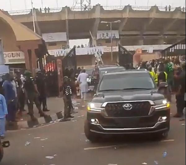 Gov. Sanwo-Olu’s Convoy Wasn’t Booed ‘Ole’ After Nigeria Vs Lesotho – Gboyega Akosile - autojosh 