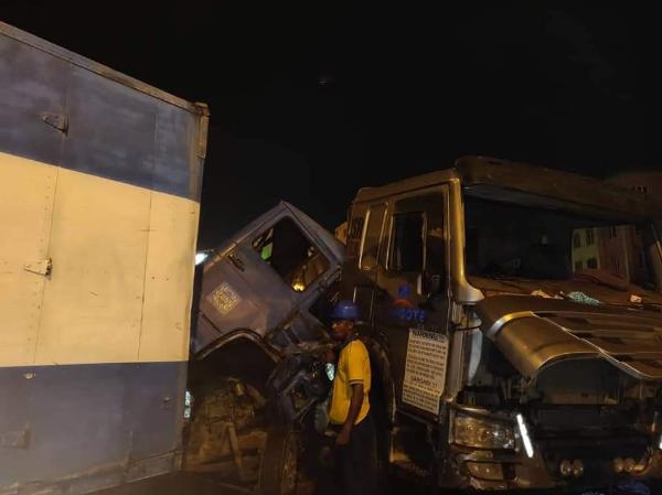 LASEMA Paramedics Rescue Two As Dangote Truck Collides With Oncoming Truck At Fadeyi - autojosh 