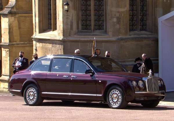 Bentley State Limousine : Features Of ₦4.4b Royal Car That Ferried Queen Elizabeth To Prince Philip’s Funeral - autojosh 