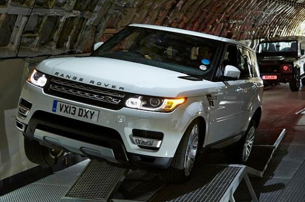 This Is How To Drive A Range Rover Sport Through The Belly Of Boeing 747 Plane - autojosh 