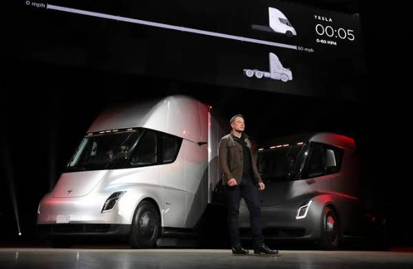 Tesla Is Hiring Semi Truck Technicians To Support Factory Route - autojosh 