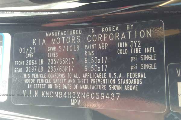 Shocking!!! 2022 Kia Carnival Already Been Wrecked And It Cost ₦8m To Fix