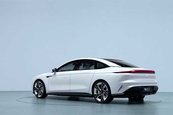 Zhiji Motors Set To Launch A Wireless Charging L7 Luxury Sedan