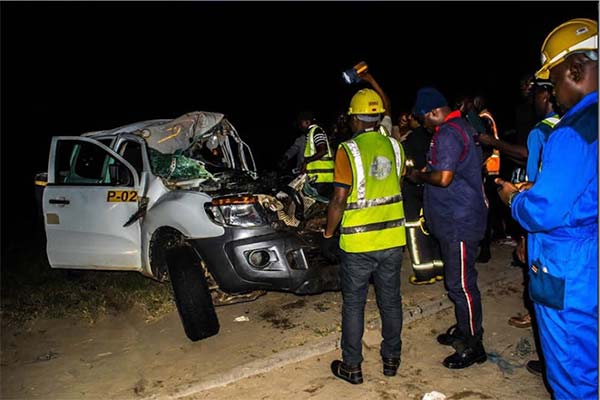 Accident Claims 7 Lives After A Lexus SUV Rammed Into Truck On Lekki-Epe Expressway - autojosh 