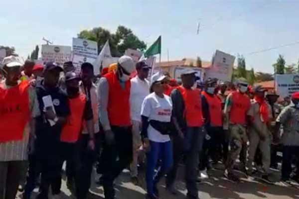 NLC Storms Street For Protest Against Members’ Sack In Kaduna As Airport Shut (PHOTO)