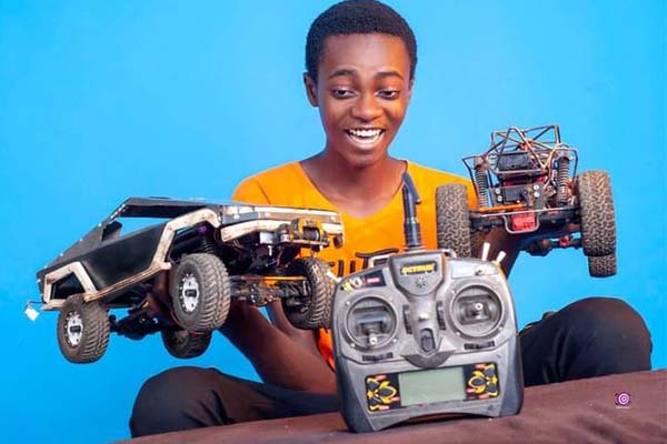 Creative Nigerian Undergraduate Builds Scaled Version Of Remote Controlled Tesla Cybertruck, Buggy - autojosh