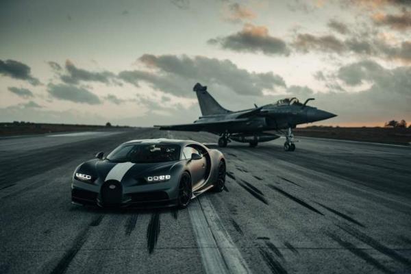 King Of Drag Races : 1,500-hp Bugatti Chiron Sport Versus 5,727-hp Rafale Marine Jet - autojosh
