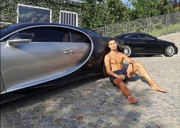 Ronaldo Takes His New Rolls-Royce Dawn For A Spin, Hours Before Signing £173m-a-year deal With Saudi Arabian Club - autojosh 
