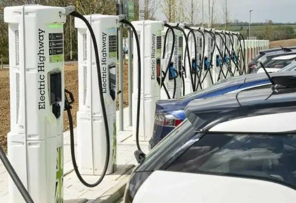 Electric Highway Opens Largest Motorway Fast-Charging Site In UK - autojosh