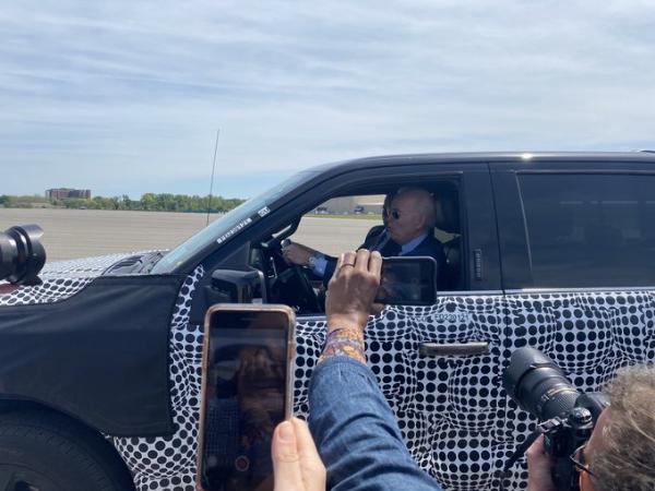 President Joe Biden Takes New Electric Ford F-150 Lightning For A Test Drive, Says This Sucker's Quick - autojosh 