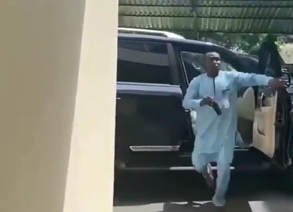 El-Rufai's Convoy : Moment A Man Opens Car Door For The Man Who Will Open Door For The Governor - autojosh 